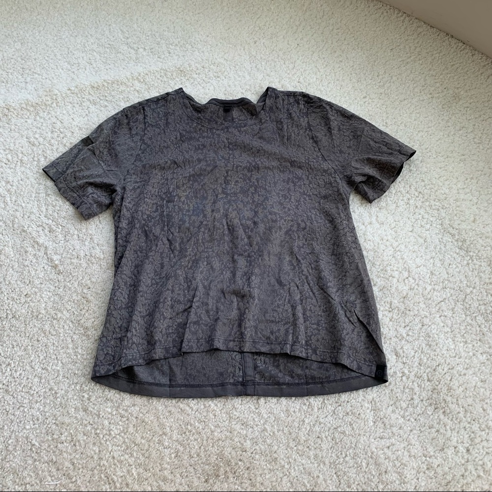 Lululemon, running shirt